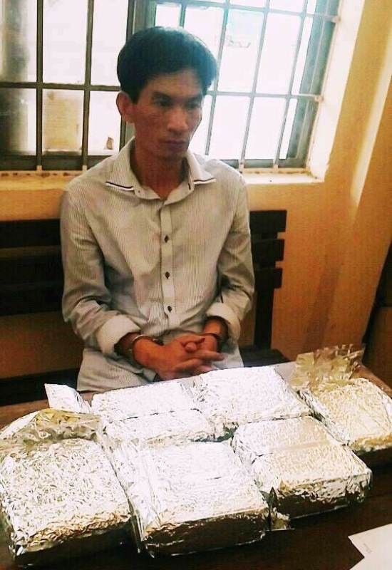 Bắt trùm ma túy liên tỉnh, thu được súng và ma túy trong xe hơi - ảnh 1
